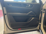 ご覧いただきありがとうございます。車両詳細等お気軽に店舗スタッフまでお問い合わせください。通話無料の専用フリーダイヤルも