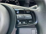Hondaセンシングの機能のひとつ、アダプティブクルーズコントロール付!アクセルから足を離しても設定したスピードと前車との車間を保ち走行してくれます!車線維持もアシスト☆高速道路で疲労軽減ですね☆