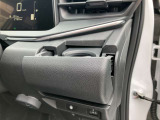 とても使いやすい位置にドリンクホルダーを設置しております!