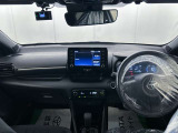 落ち着いたカラーの内装で、ゆったりと運転したい方に。