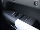 内外装ともにきれいなコンディション。未使用車ならではのフレッシュな状態で、26MY DEFENDER 110をお選びいただけます。