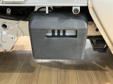 ご納車までに、弊社サービススタッフによる車検整備を行い、バッテリー、エンジンオイル、オイルエレメント、ワイパーゴムを交換し、ブレーキを分解、摩耗等を確認、必要であれば交換、安心してお乗りいただけます!