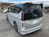 細い道を通る時や駐車時、うっかり車をこすってがっかり。。こちらの車は障害物センサー装備していますので警告音で知らせてくれるので、安心です!