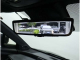 デジタルインナーミラー装備!車両後方のカメラの映像をデジタル補正で視認性を向上させてインナーミラー内に表示します♪視界を遮るものがなく、後席に同乗者がいても後方を確認しやすく安心です♪