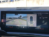 リアビューカメラ、トップビュー+サイドビューカメラ名前の通り車体後方を映し出すカメラと、車両周辺を真上から見た画像を合成して表示するカメラです。もちろんサイドビューカメラも付属します。