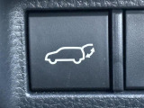 【パワーバックドア】荷物を抱えた状態でもリアゲートの開閉が可能です!お買い物時やアウトドアの際に役立ちますね。