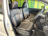 運転席シート廻りは使用感も少なく、良好な状態となっています。前オーナー様が丁寧に使っていたことがよくわかりますね。