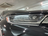 LEDヘッドライトは、点灯の瞬間から最大光量を発揮し、突然暗くなるトンネルなどでの安定感を高めます。