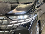 LEDヘッドライトです。デザイン性がよくとても明るいので、夜間の走行や悪天候でも安心です。しかも長寿命!