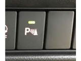 コーナーセンサーを車の前後に装備。障害物までの距離に応じて警告音を変えてお知らせ。縦列駐車時や駐車場・車庫などでの取り回しをサポートします。詳細は販売店スタッフまでおたずねください。