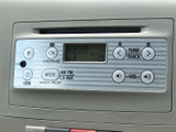 ラジオやCDなど、様々なメディアに対応したオーディオシステムです。シンプルで分かりやすい操作性で、運転中でもスムーズに操作できます。快適なカーライフを。