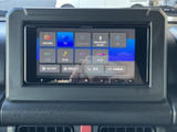 ラジオやテレビ、Bluetooth Audioなど、複数の音源を画面から選択できます。利用したいメニューを見つけやすく、日常の移動中にも音楽などを楽しめます。