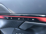 車両の詳細、ご質問につきましては、営業スタッフまでお気軽にご連絡下さいませ。遠方のお客様には実車の詳細動画送信も承ります。お問合せをお待ち致しております。