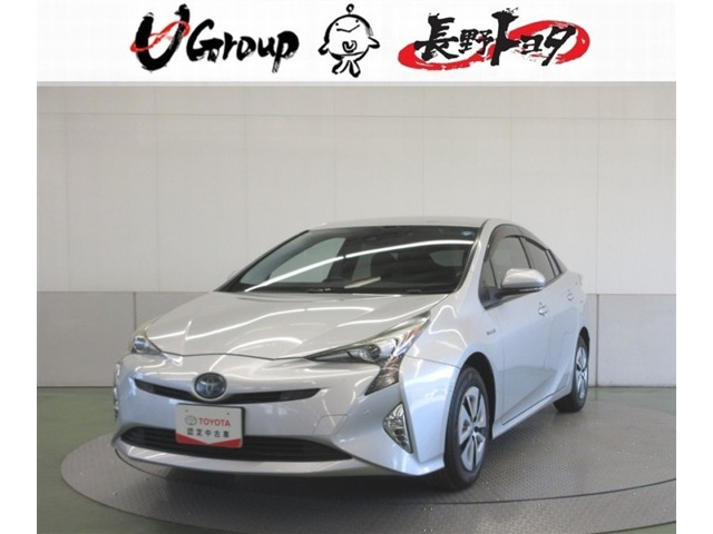 プリウス 1.8 A E-Four 4WD 