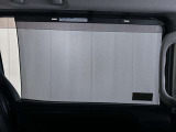 サンシェードが付いています。眩しい日差しからお守りします。
