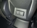 充電用USB端子付き。スマートフォンなどの充電に便利です。