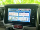 テレビ番組を画面で視聴できる装備を搭載しています。お出かけの合間など、停車中の待ち時間に映像を楽しめるのが便利です。画面表示も見やすく、日常の休憩時間に活用できます。