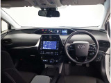 オシャレなインテリアで運転する気分も盛り上がりますよね^^