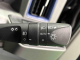 オートライト機能 車外の明るさに応じて自動的にヘッドランプなどを点灯・消灯。夕暮れ時やトンネルなどで役立ちます!!