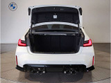 【トランクルーム】十分な容量を確保したトランクルーム。環境へ配慮したスペアタイヤ非搭載のBMW。その分、トランクスペースを有効活用できる様にしてあります。