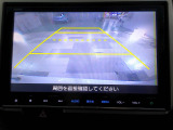 バックカメラの画像です。ガイドラインがスムースな車庫入れをサポートいたします。車庫入れの安心感がアップしますね。