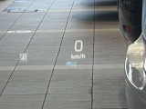全国の正規ディーラーで保証を受けることができる、走行距離無制限の安心のメーカー保証付き車両でございます。