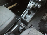 どなたでも運転しやすいオートマ車です!もちろん2WD/4WDの切替が出来ます!