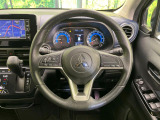 【純正革巻きステアリング】上質な革を使用することで、手にしっかり馴染みとても運転しやすいハンドルです♪
