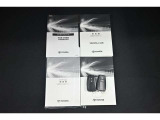 説明書も付いております。お車の操作方法や、トラブル回避方法が記載されているため、意外と役に立ちます。