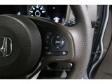 Hondaセンシングの機能のひとつ、アダプティブクルーズコントロール付!アクセルから足を離しても設定したスピードと前車との車間を保ち走行してくれます!車線維持もアシスト☆高速道路で疲労軽減ですね☆