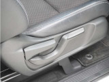 ◆シートハイトアジャスター◆運転席を上下に高さ調節ができます!運転ポジションを体格に合わせてシート調整できます。