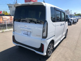 【車体写真】どのメーカーのお車でも、査定大歓迎です!その場で無料査定をさせていただきます。