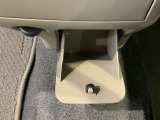 専門業者にて内外装のクリーニングを実施しております!