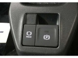 電動パーキングブレーキを装備