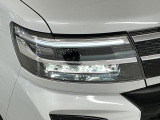 【LEDヘッドライト】現代の主流のライト。明るい光が瞬時に立ち上がり、必要な場所を均一に照らします。寿命も長く省エネで、スタイリッシュなデザインです♪