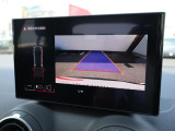 Audi正規ディーラーが高品質をお約束。高度な訓練・教育を受けたAudi専任メカニックが、100項目にもおよぶ精密な点検を実施。すべてクリアしたAudi車だけ、あなたのお手元に届けられるのです