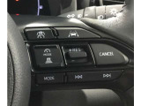 【レーダークルーズコントロール】高速道路等を走行する際、前の車両との距離を一定に保ちながら、セットした速度を維持できる機能