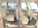 【抗菌・防臭チタニア】シート、ダッシュボード、天井、窓など、車内のあらゆる箇所にコーティングをし、細菌やウイルスの増殖を抑え、嫌な臭いを付きにくく、残りにくくする効果があります。