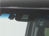 ◆Honda SENSING◆ カメラ等装置で精度の高い検知能力を発揮、安全運転を支援します。ステアリング上のコントローラーに注目!