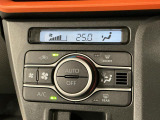 【オートエアコン】AUTOボタンを押してお好みの温度を設定!快適な室温でドライブをお楽しみいただけます♪