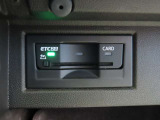 ETC車載機付きでECOでスムーズに高速道路に乗れます。