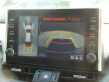 バックガイドモニターで、後方を確認しながら安心して駐車することができます。運転初心者も熟練者も必須の機能ですよ!