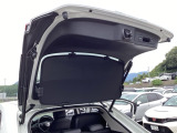 トノカバー付き。荷室のプライバシーを守ってくれます。見た目もスッキリ、防犯性も高まります。