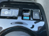 プロパイロットパーキングは簡単な操作だけで駐車完了まですべて自動制御でドライバーをアシスト。車庫入れにも縦列駐車にも対応しています。