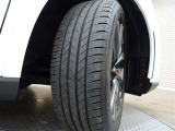 タイヤサイズは235/50R21となっております☆