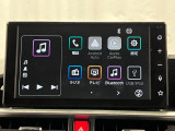 【9インチスマホ連携ディスプレイオーディオ】 対応しているスマホアプリを大画面で使えます!フルセグテレビやラジオの視聴、Bluetooth接続による音楽鑑賞、ハンズフリー通話なども利用可能です。