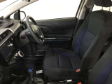 高いホールド性で運転姿勢が安定します。長距離ドライブでも疲れにくいのが魅力です。快適なドライビングライフをお送りください♪