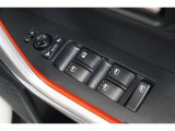 運転席はオート機能付のパワーウィンドウです!