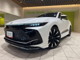 モデリスタ製大型フロントスポイラー装着で他の車両とは違った洗練されたデザインのフロントマスクに!