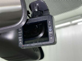 ドライブレコーダー装着車両です